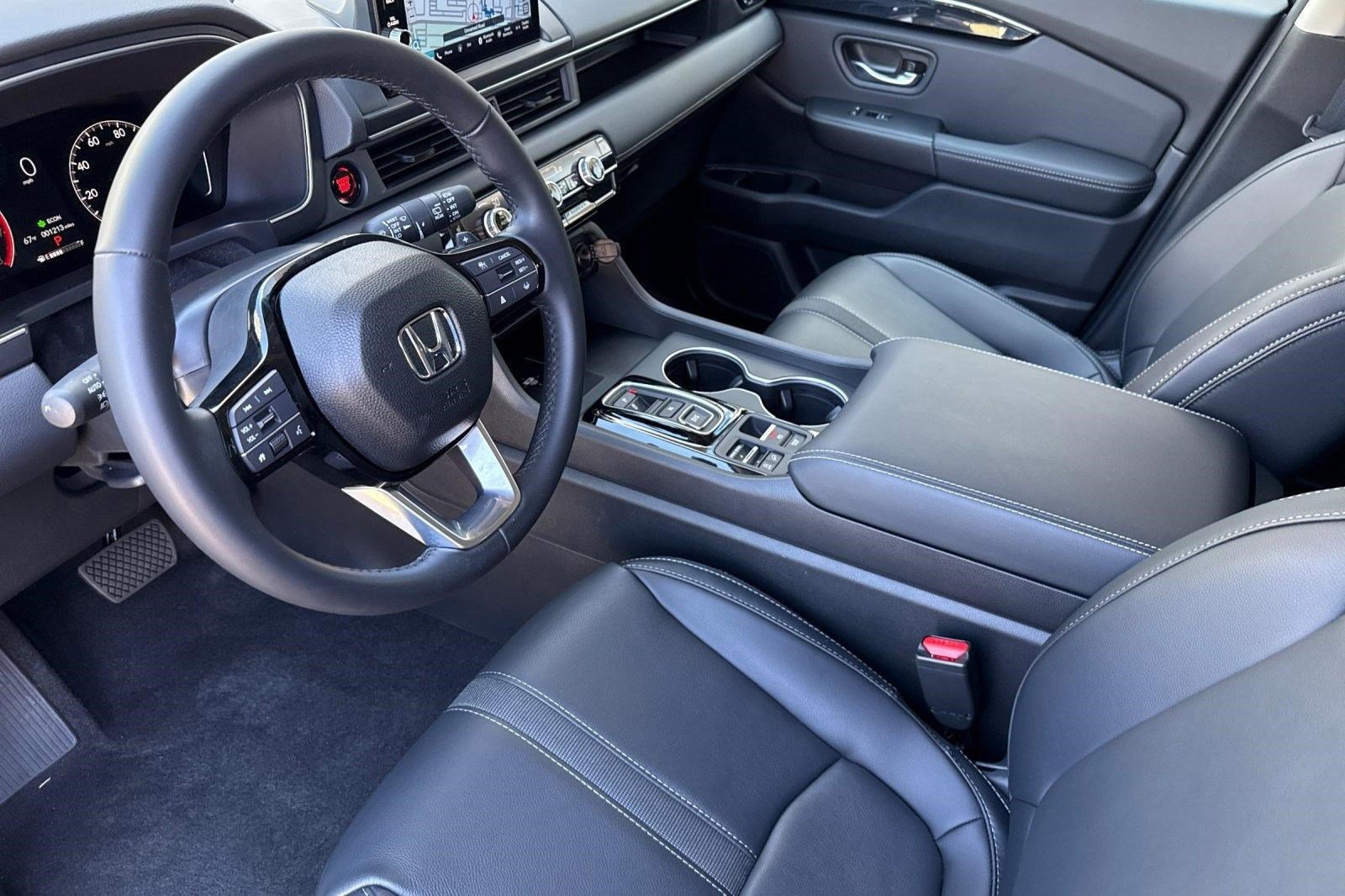 Certified 2025 Honda Pilot Touring image 4