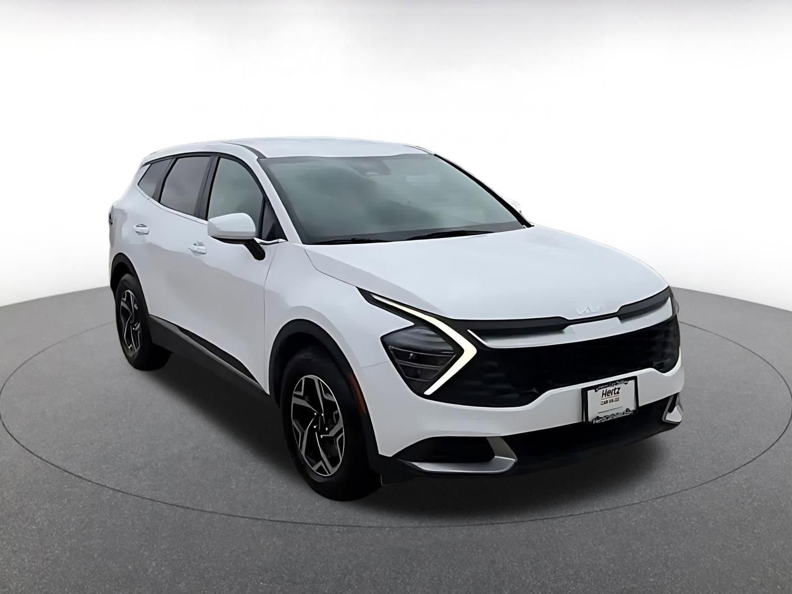 Used 2025 Kia Sportage LX FWD image 3