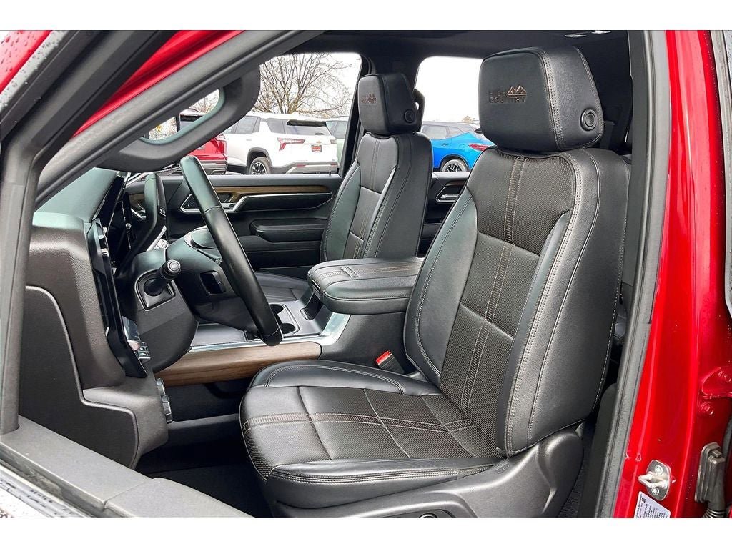 Used 2024 Chevrolet Silverado 2500 High Country w/ High Country Premium Package AWD/4WD image 27