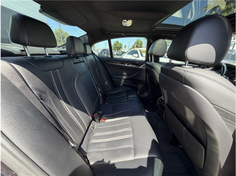 Used 2019 BMW 540i w/ Convenience Package RWD image 27