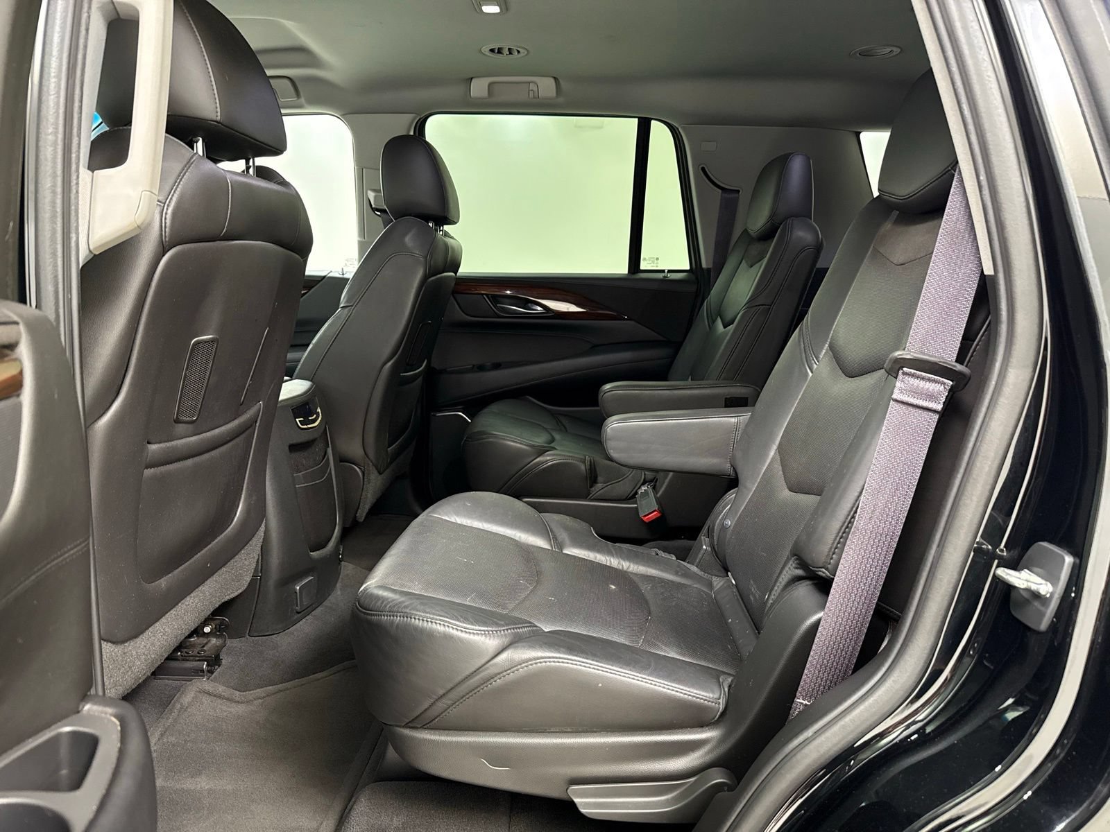 Used 2015 Cadillac Escalade 4WD image 18