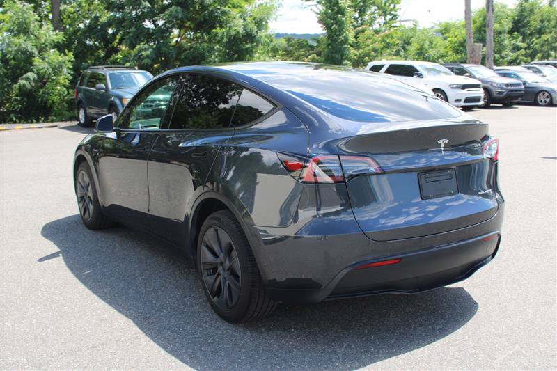 Used 2024 Tesla Model Y Long Range AWD/4WD image 5