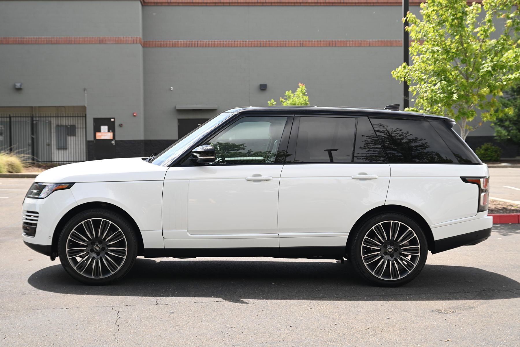Used 2020 Land Rover Range Rover HSE AWD/4WD image 6