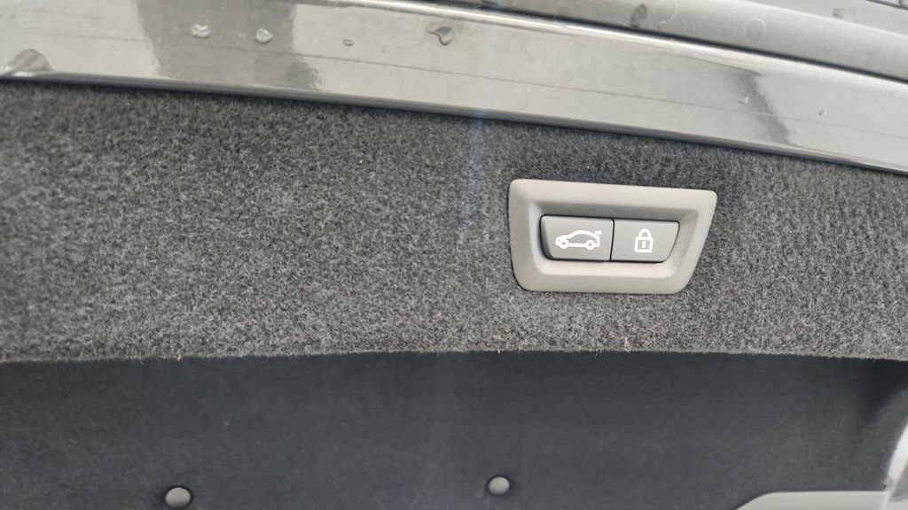 Used 2020 BMW M8 Coupe w/ M Carbon Exterior Package image 44