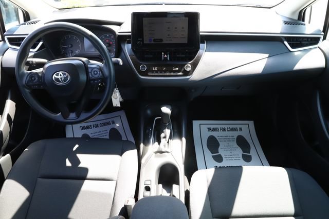Used 2025 Toyota Corolla LE FWD image 19