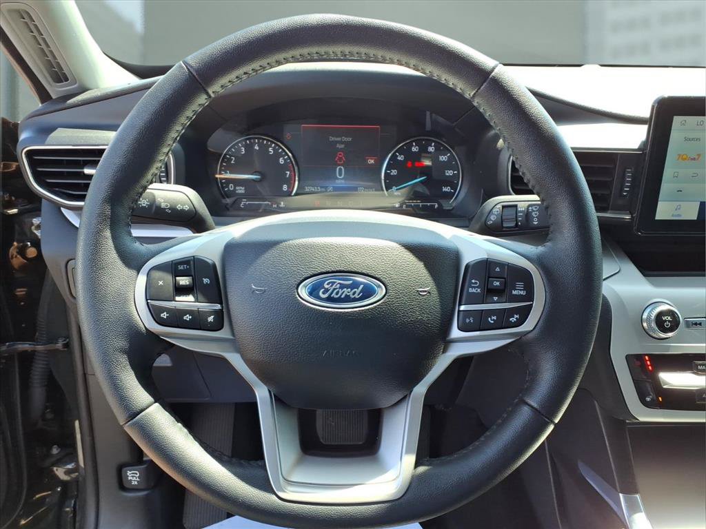 Used 2024 Ford Explorer XLT w/ Equipment Group 202A RWD image 11
