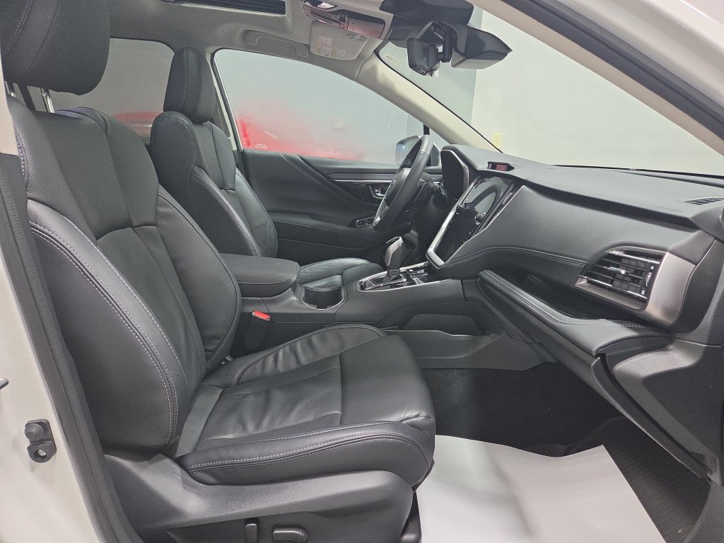 Used 2025 Subaru Outback Touring XT AWD/4WD image 19