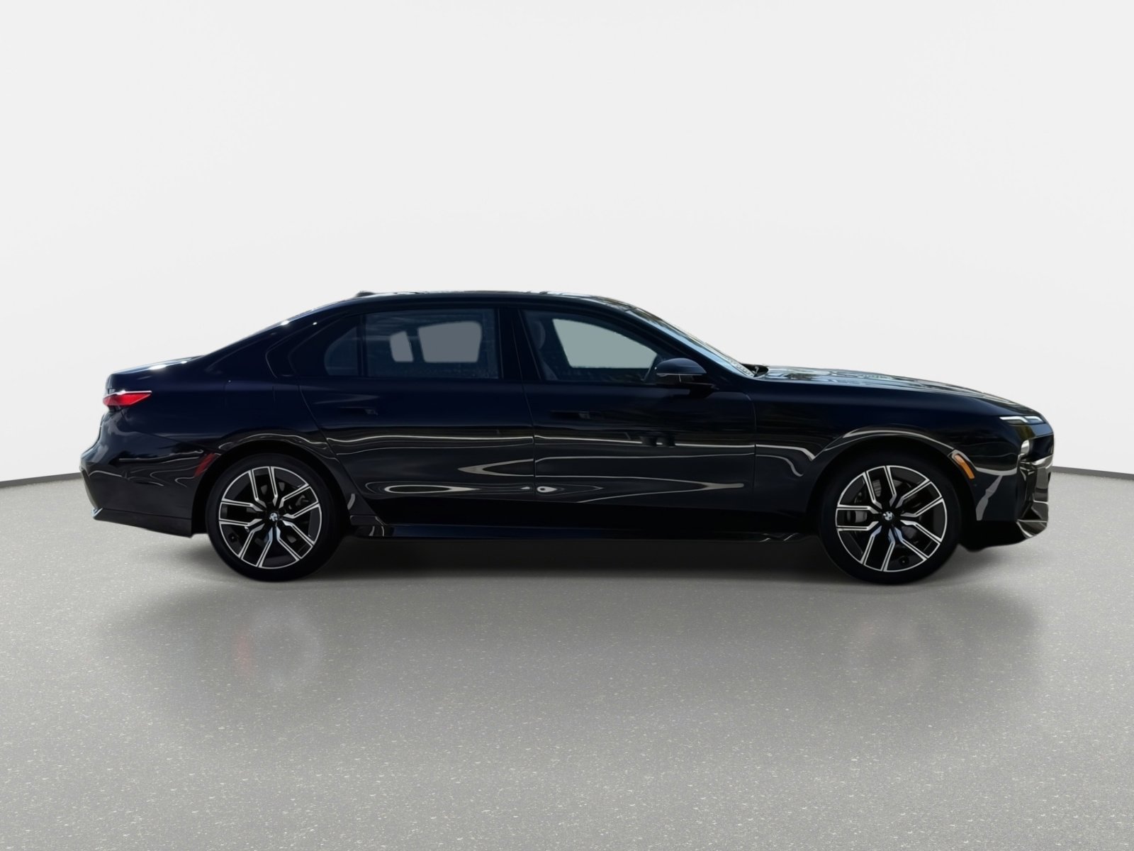 Used 2023 BMW 740i 740i image 2