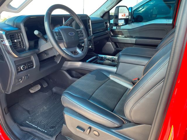 Used 2025 Ford F350 Lariat w/ Black Appearance Package image 9