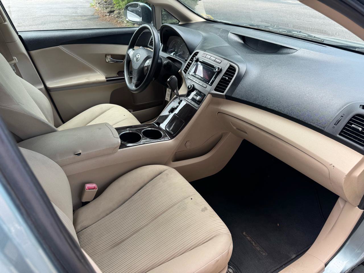 Used 2011 Toyota Venza AWD image 15