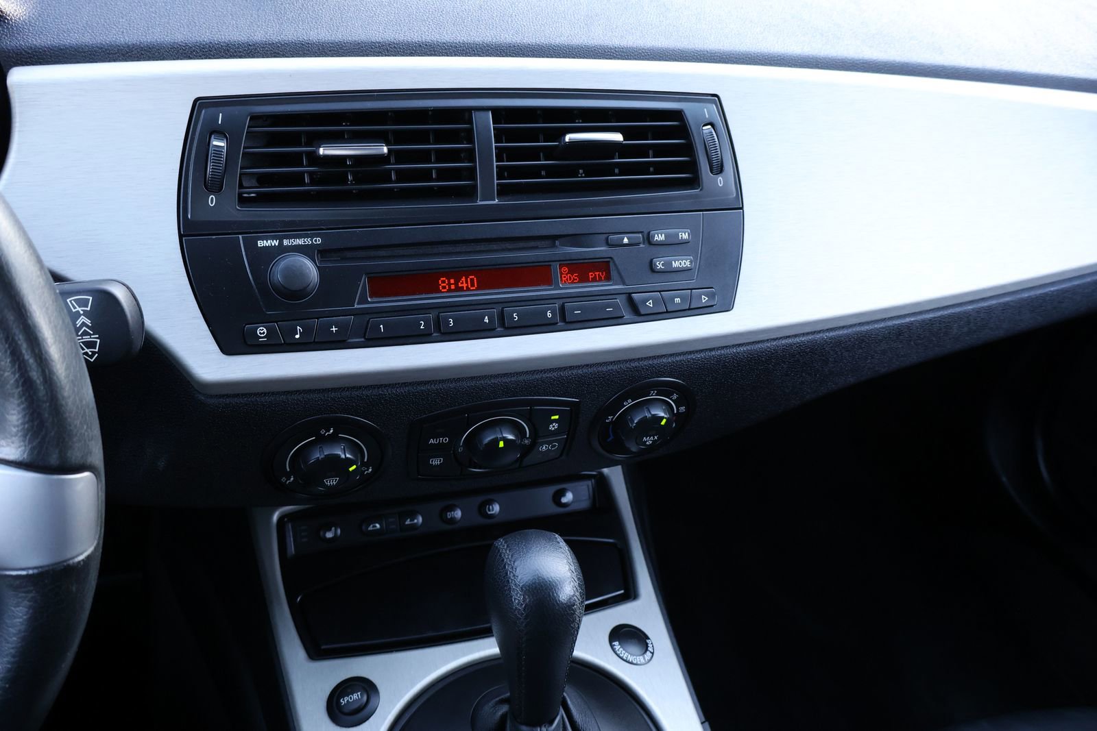 Used 2005 BMW Z4 2.5i image 26