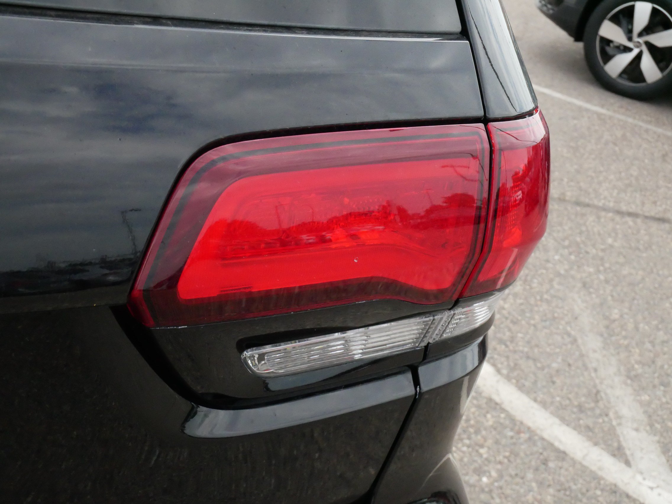 Used 2022 Jeep Grand Cherokee Laredo X AWD/4WD image 17