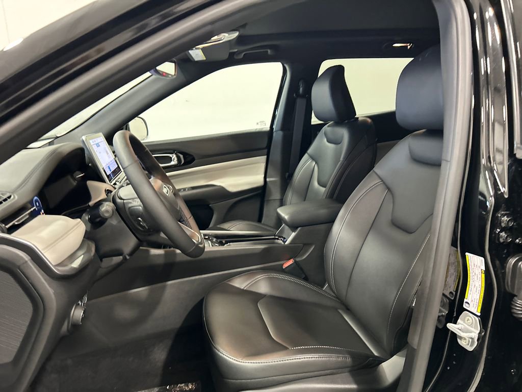 New 2026 Jeep Compass Limited w/ Sun, Sound & Navigation Group image 16