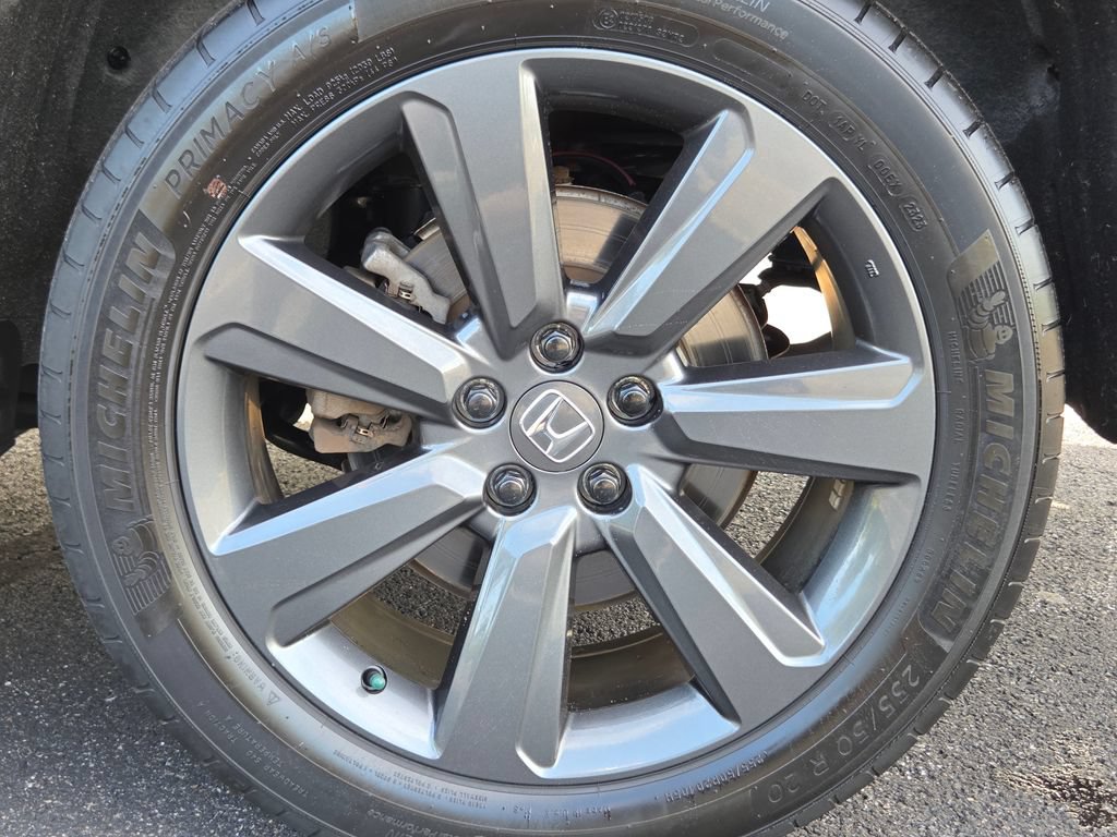 Used 2023 Honda Pilot Sport image 17