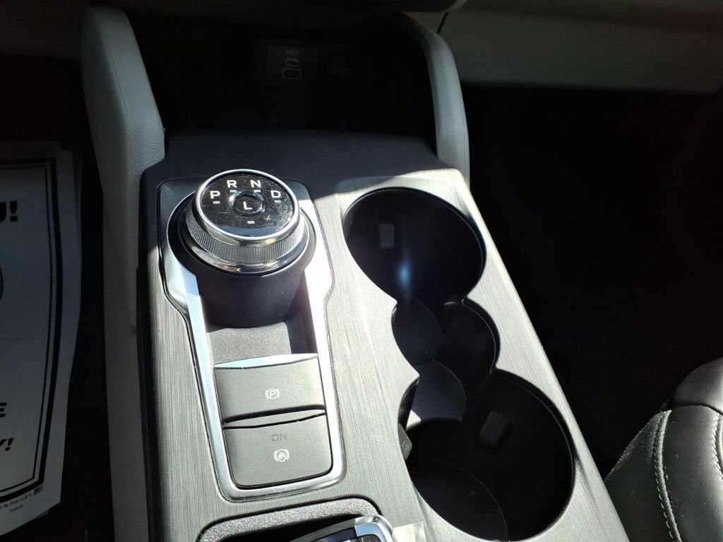 Certified 2024 Ford Escape Platinum image 24