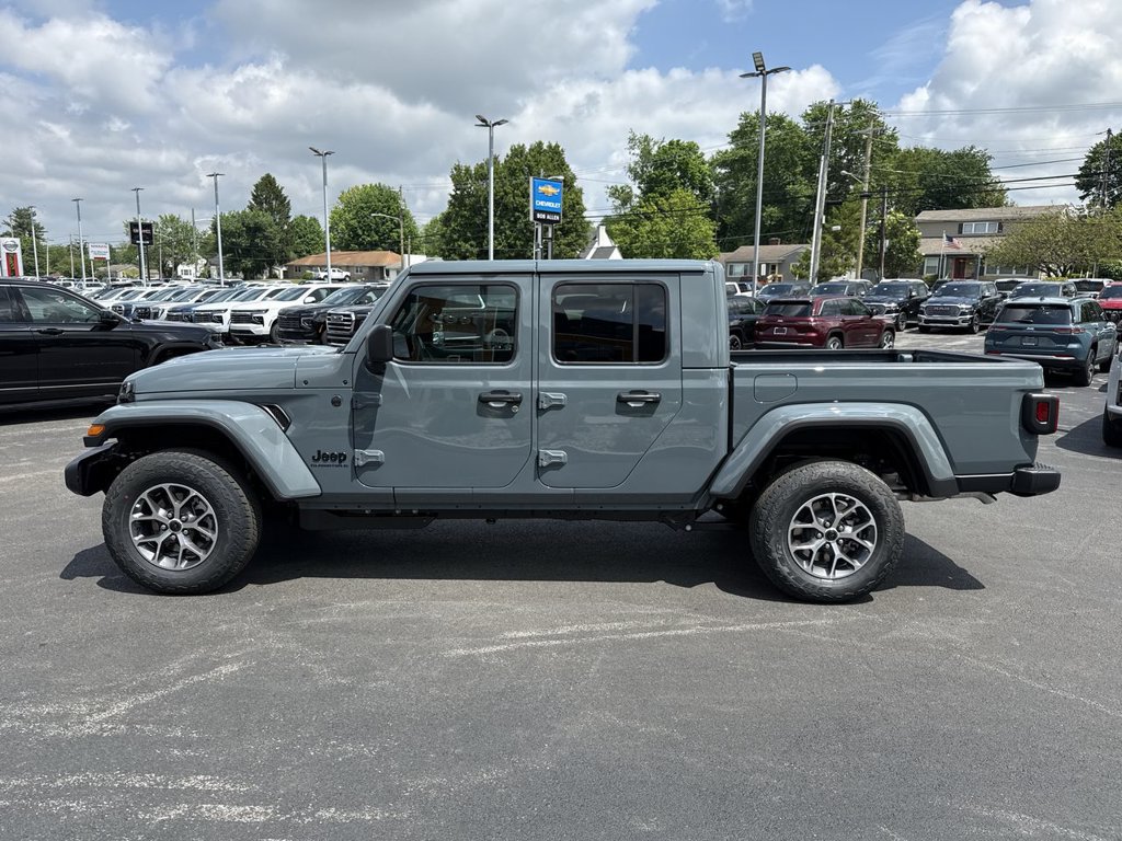 New 2026 Jeep Gladiator Sport AWD/4WD image 11