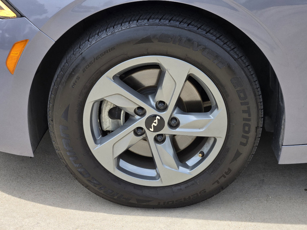 Used 2022 Kia K5 LX image 17