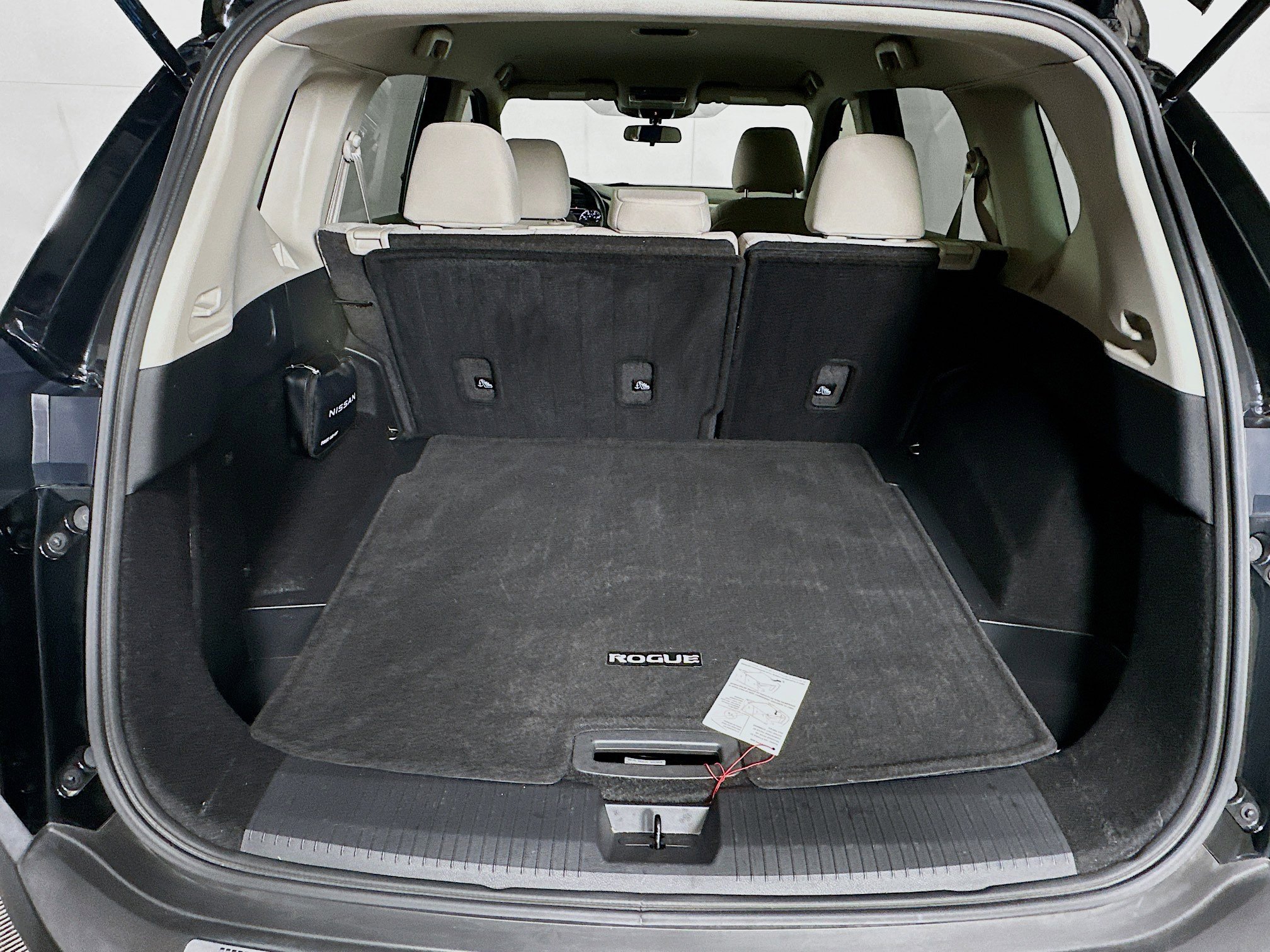 Used 2023 Nissan Rogue SV image 26