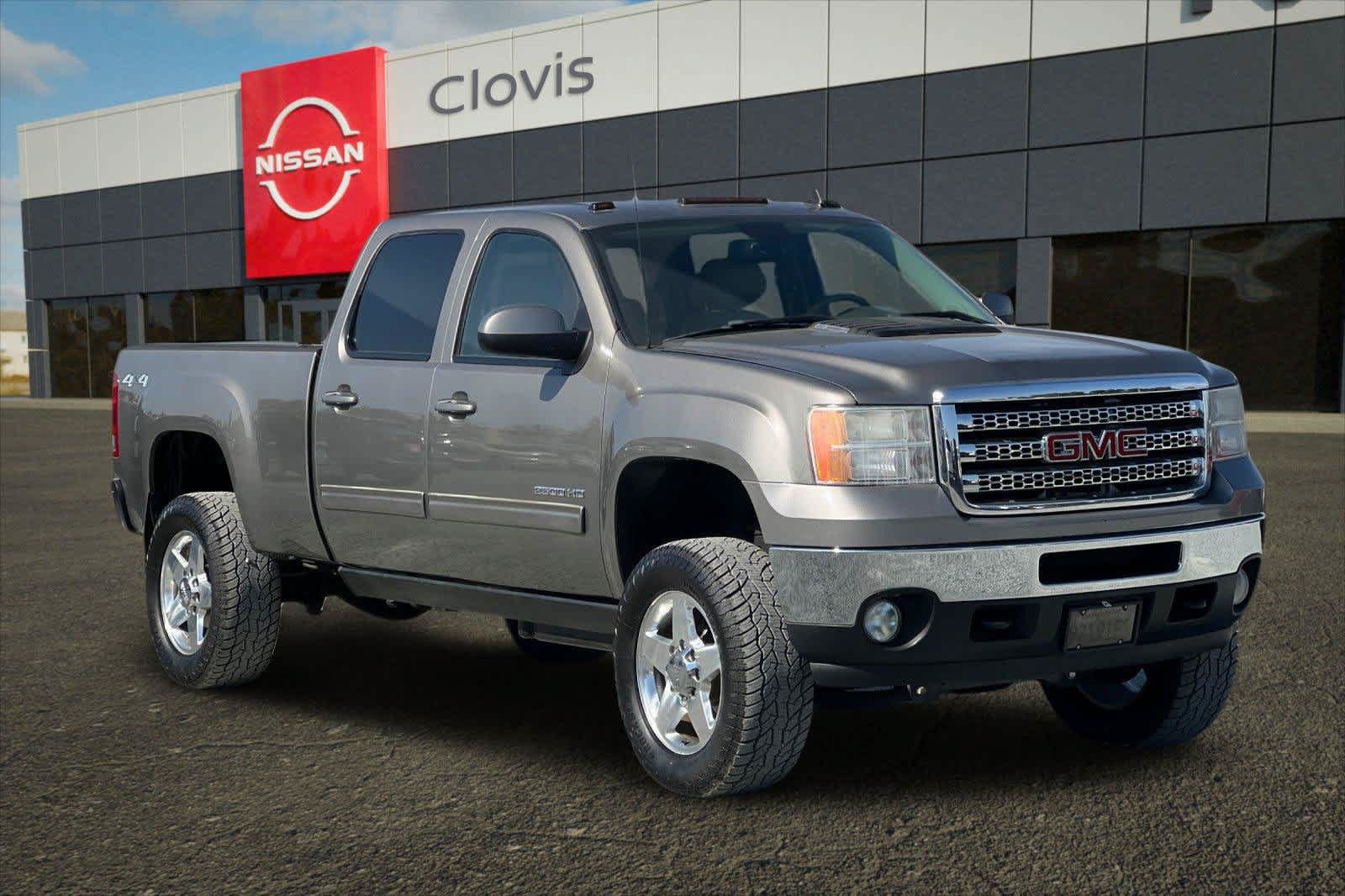 Used 2014 GMC Sierra 2500 SLT w/ SLT Convenience Package AWD/4WD image 9