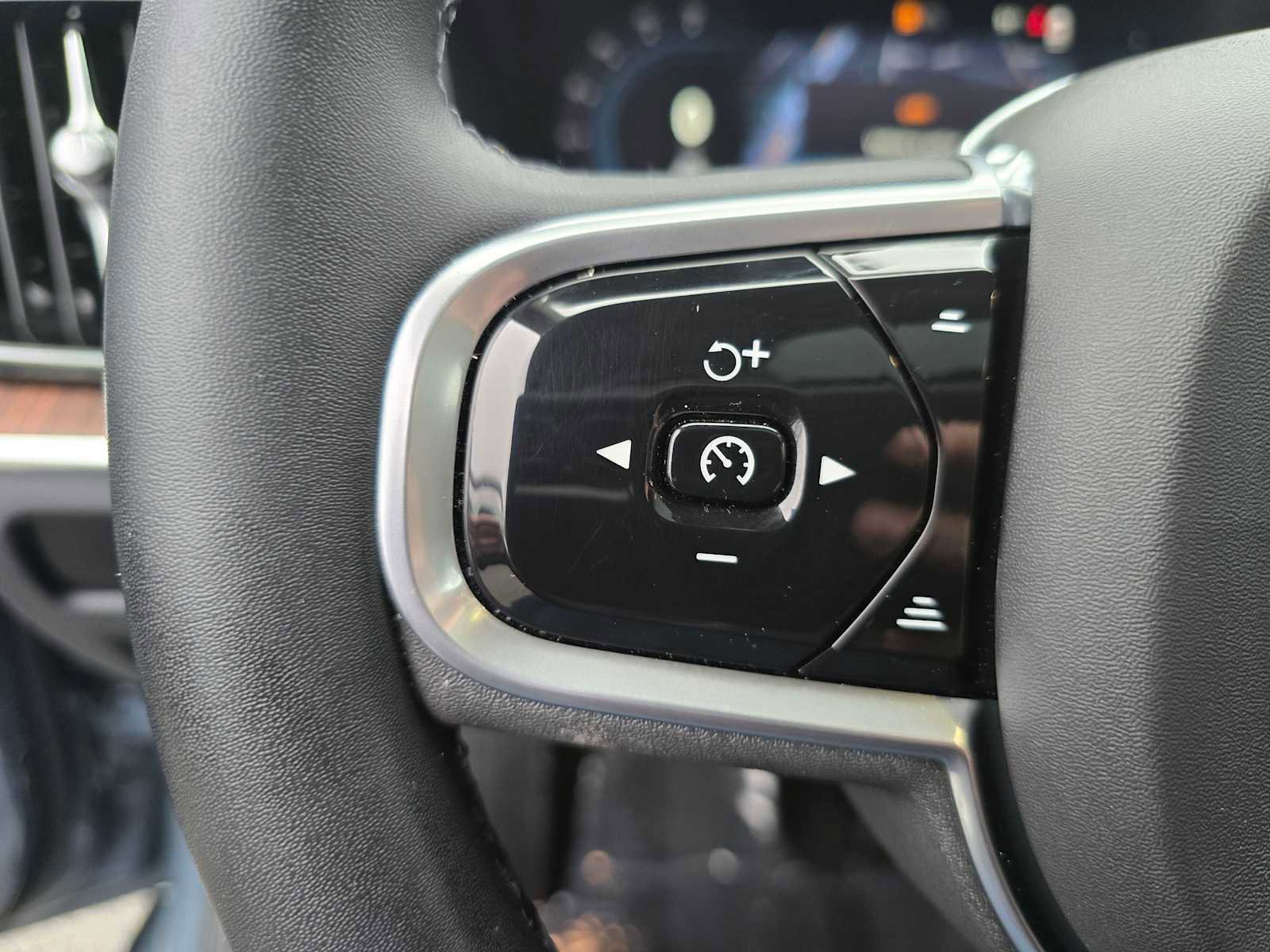 Certified 2023 Volvo S60 T8 Plus w/ Climate Package image 27