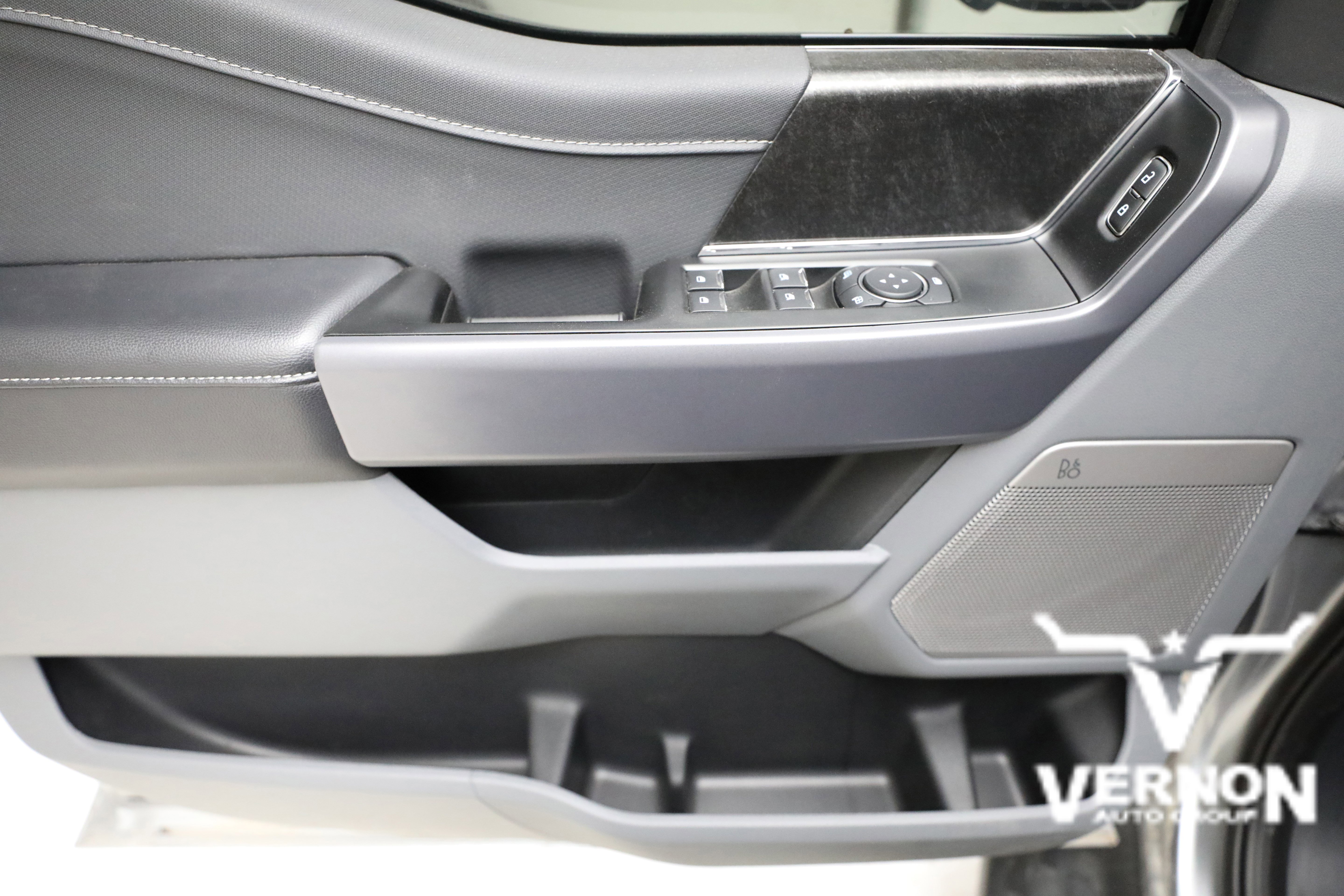 New 2025 Ford F150 Lightning Flash AWD/4WD image 19