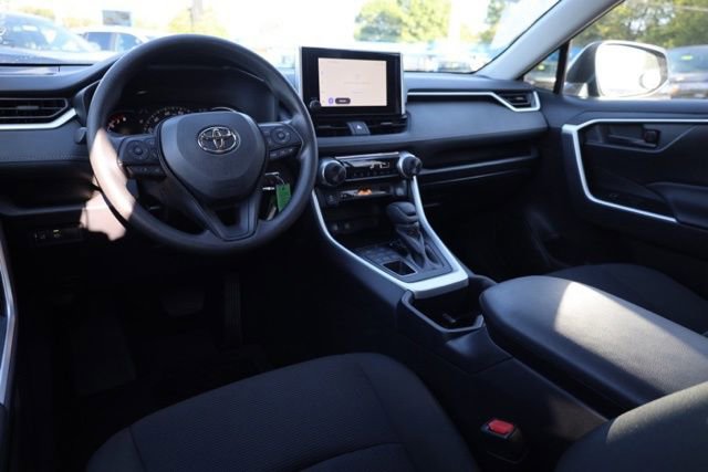 Used 2024 Toyota RAV4 LE image 29