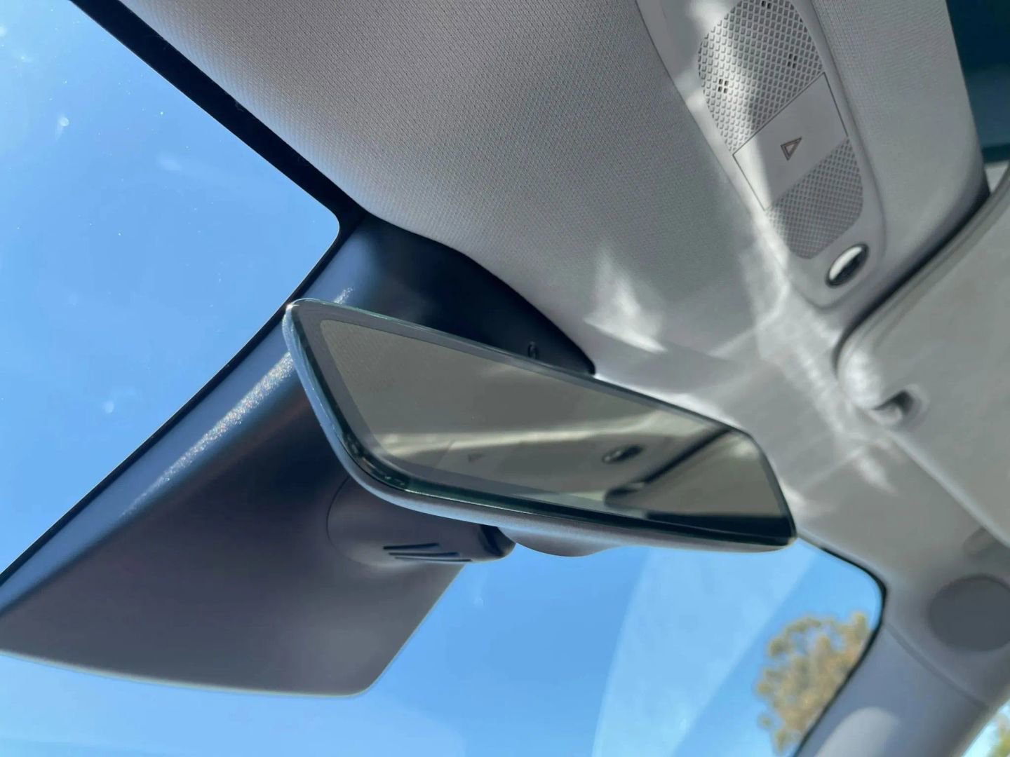 Used 2018 Tesla Model 3 Mid Range image 31