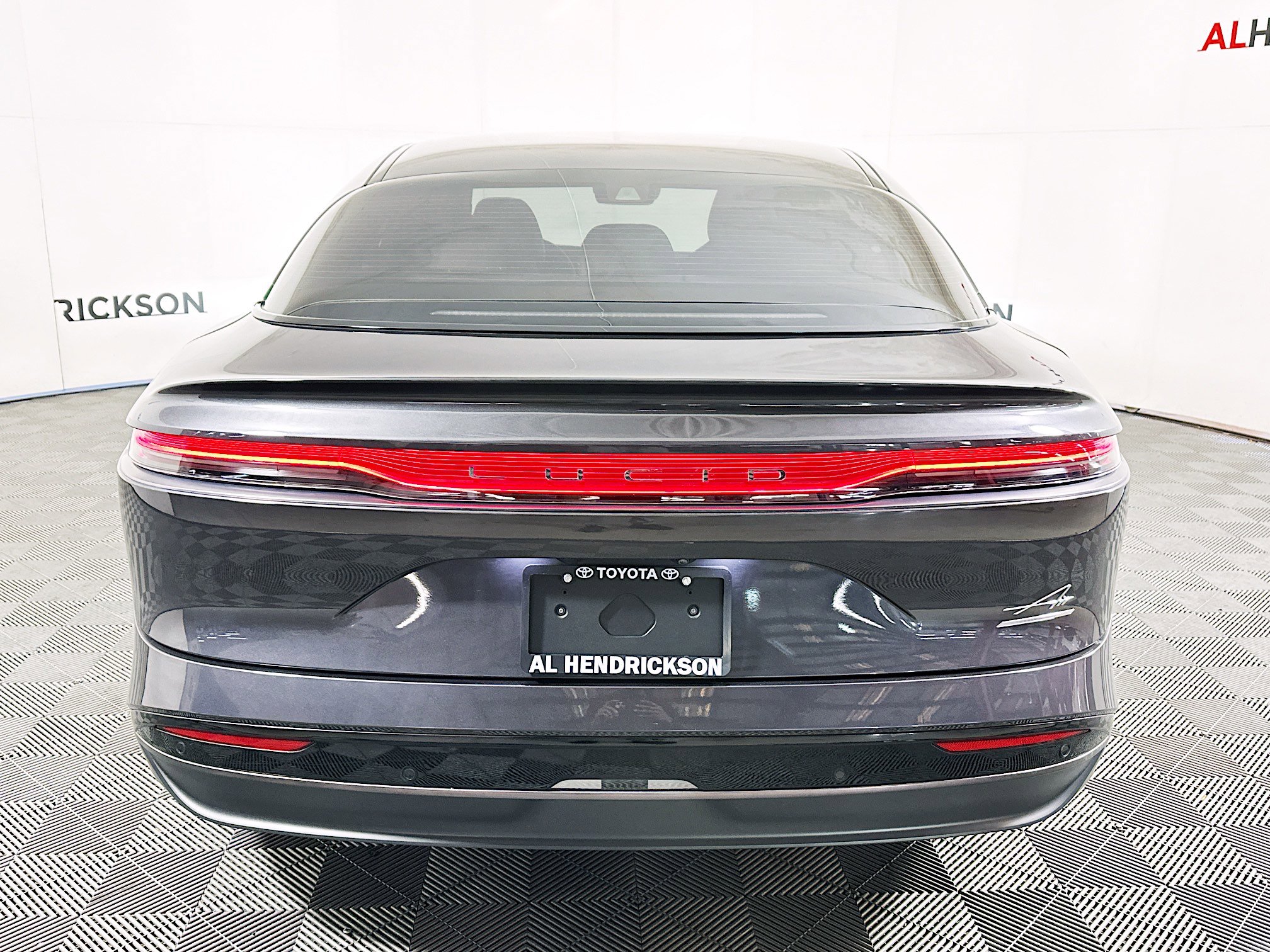 Used 2024 Lucid Air Touring image 4