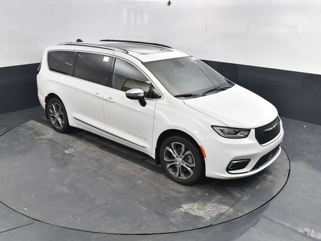 New 2026 Chrysler Pacifica Pinnacle w/ Trailer Tow Group AWD/4WD image 41