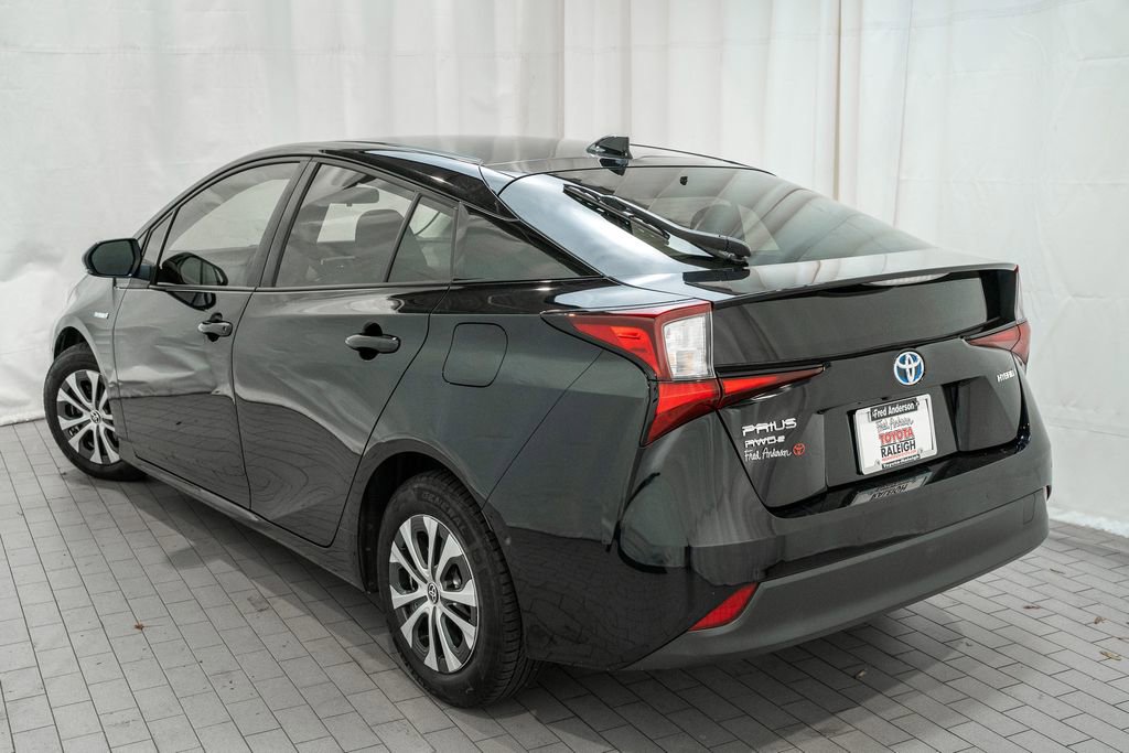 Used 2021 Toyota Prius LE image 4