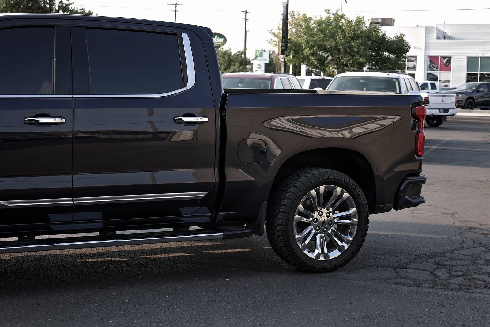 Used 2023 Chevrolet Silverado 1500 High Country image 9