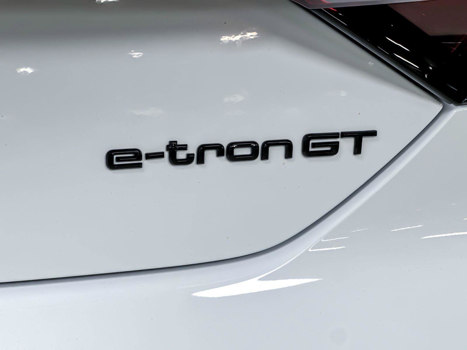 Used 2023 Audi RS e-tron GT w/ Carbon Performance Package AWD/4WD image 26