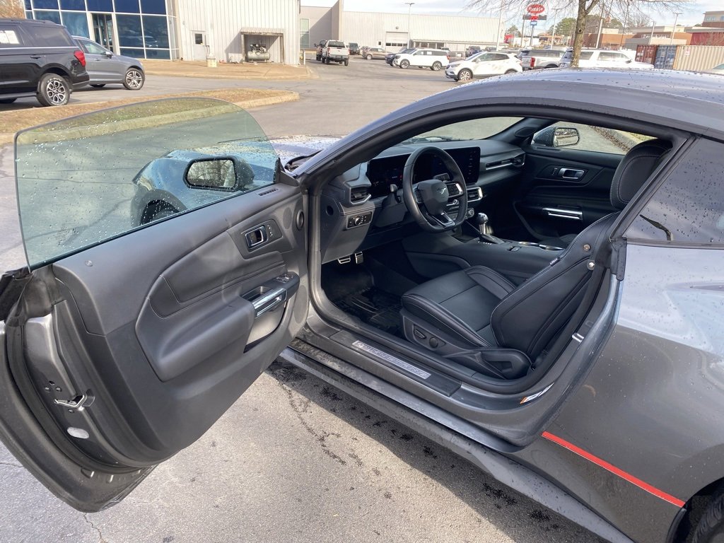 Used 2025 Ford Mustang GT Premium image 10
