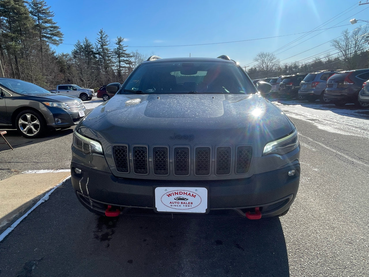 Used 2019 Jeep Cherokee Trailhawk image 2