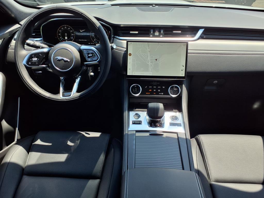 New 2026 Jaguar F-PACE R-Dynamic S image 4