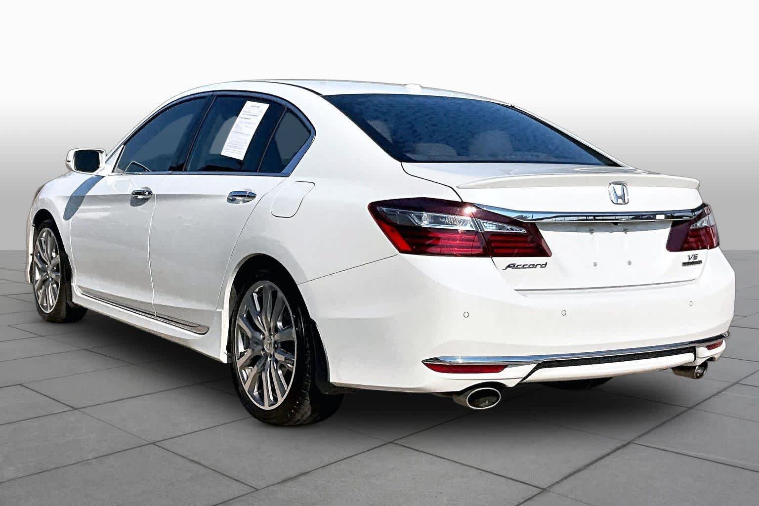 Certified 2017 Honda Accord Touring image 12