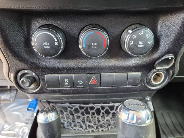 Used 2015 Jeep Wrangler Sport w/ Quick Order Package 24S AWD/4WD image 19