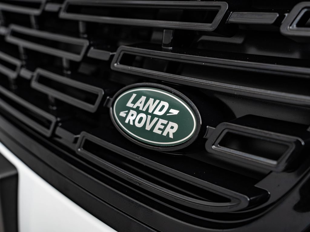 Used 2024 Land Rover Range Rover Velar Dynamic SE AWD/4WD image 3