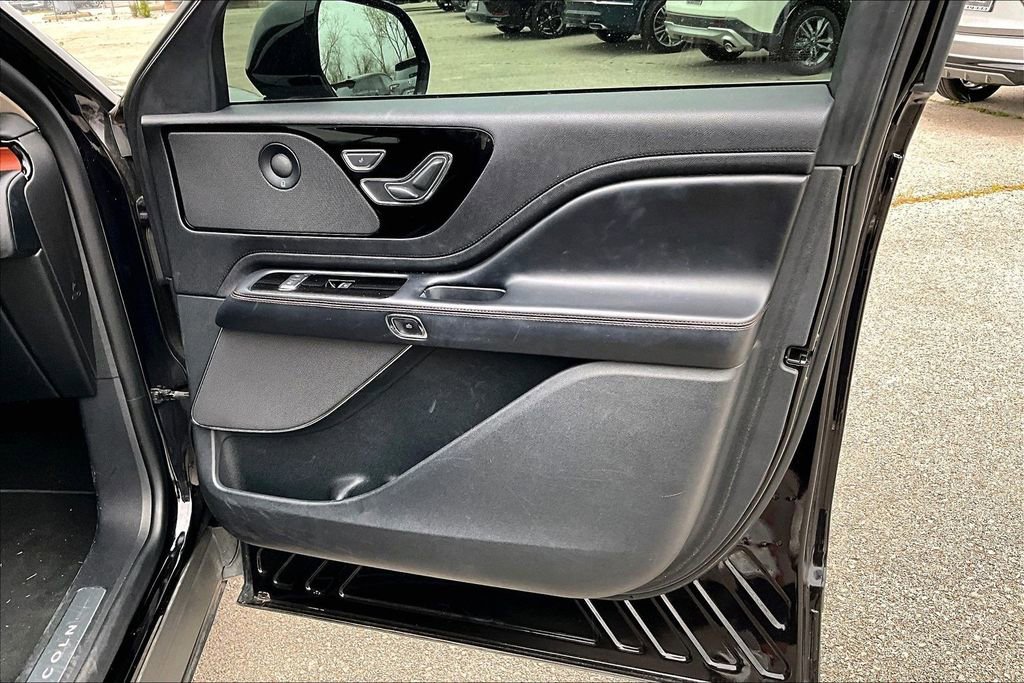 Used 2020 Lincoln Aviator Reserve image 25