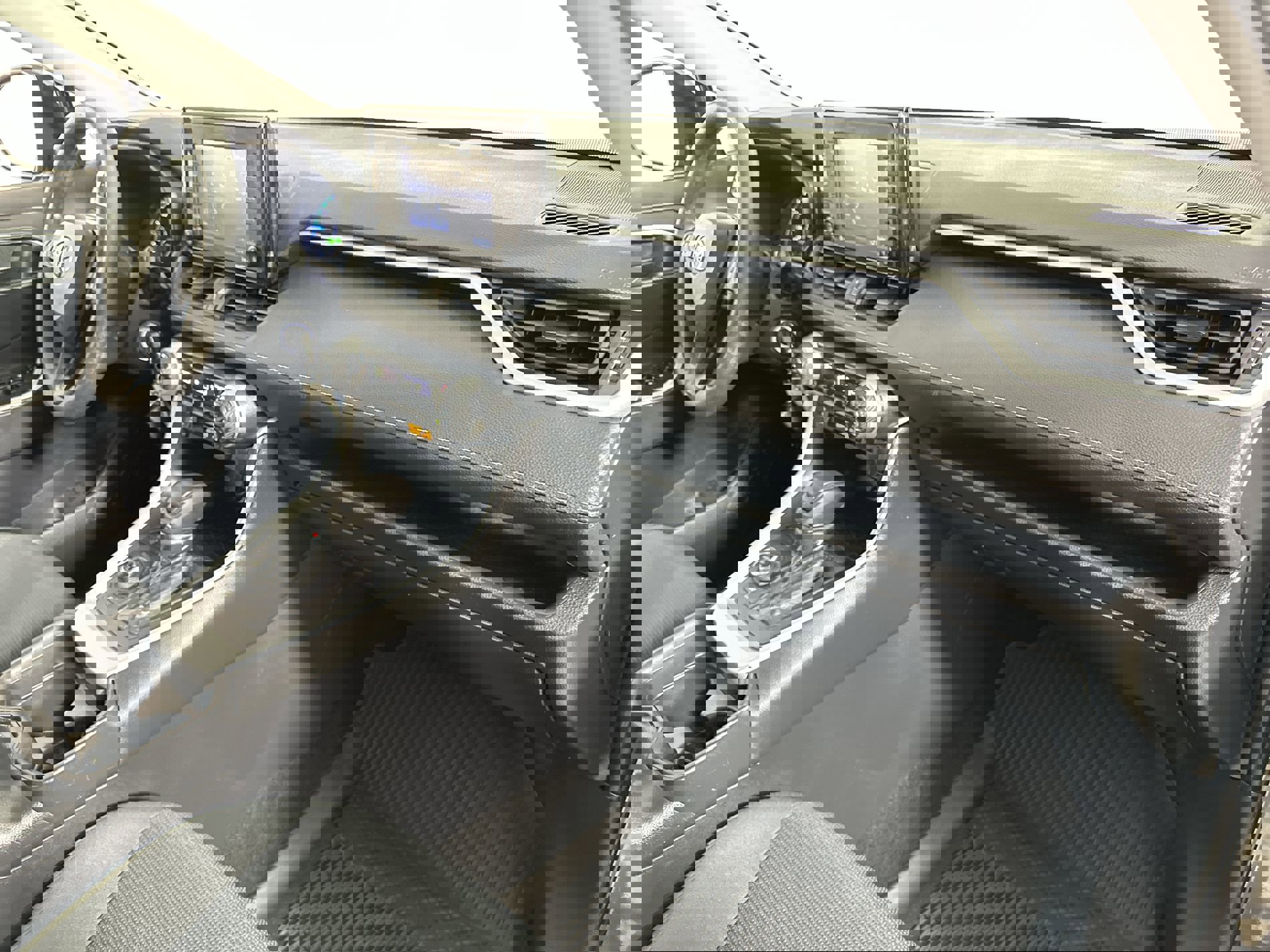 Used 2021 Toyota RAV4 LE image 66