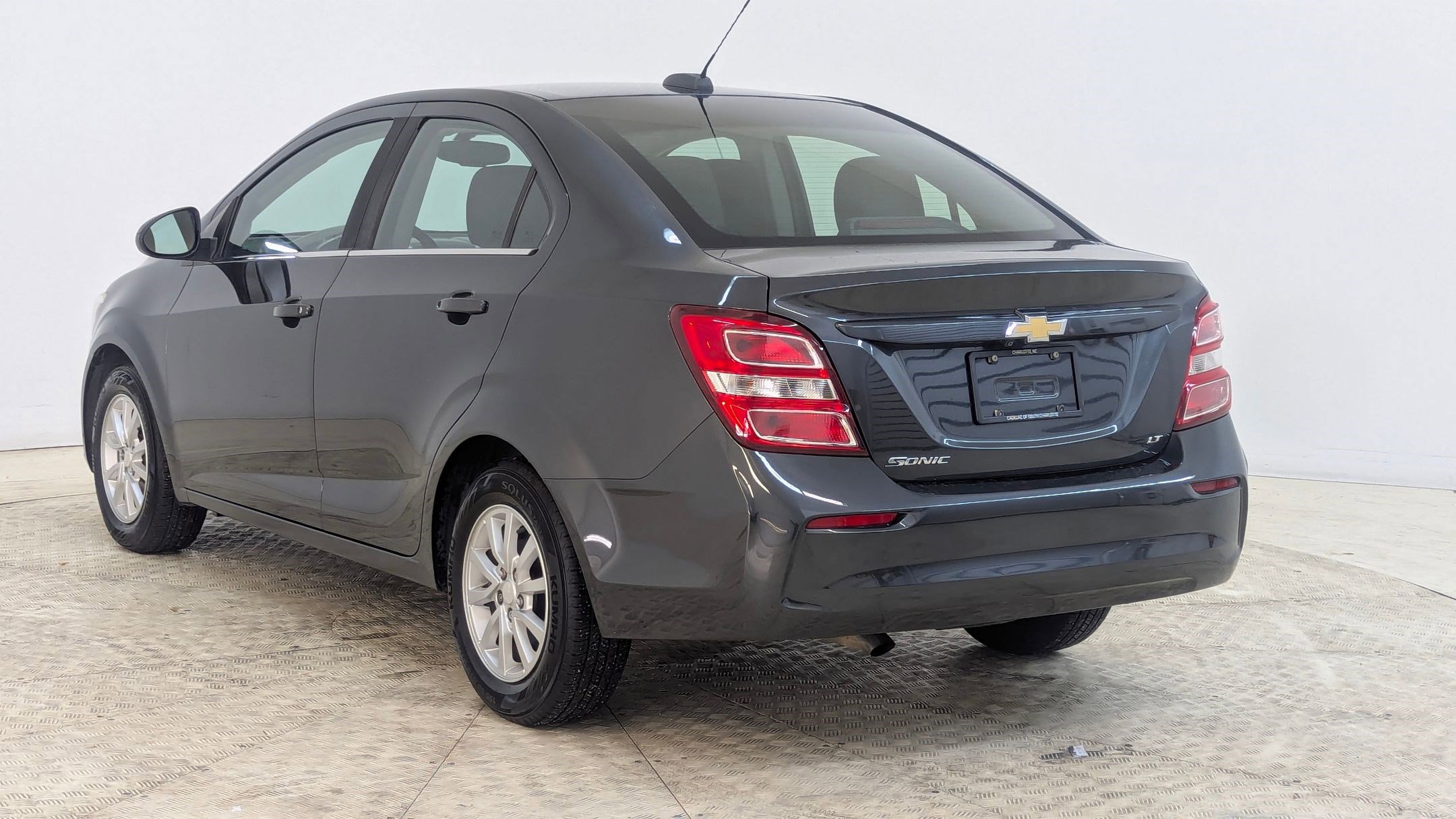 Used 2019 Chevrolet Sonic LT image 3