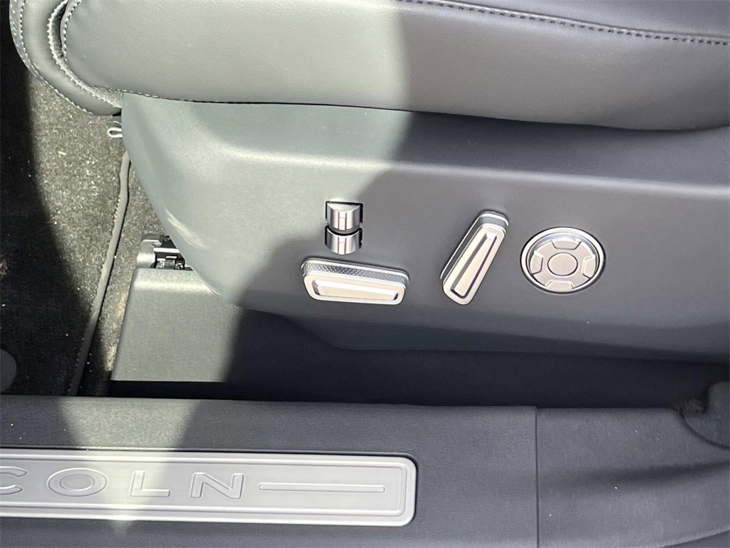 New 2026 Lincoln Nautilus Reserve image 11