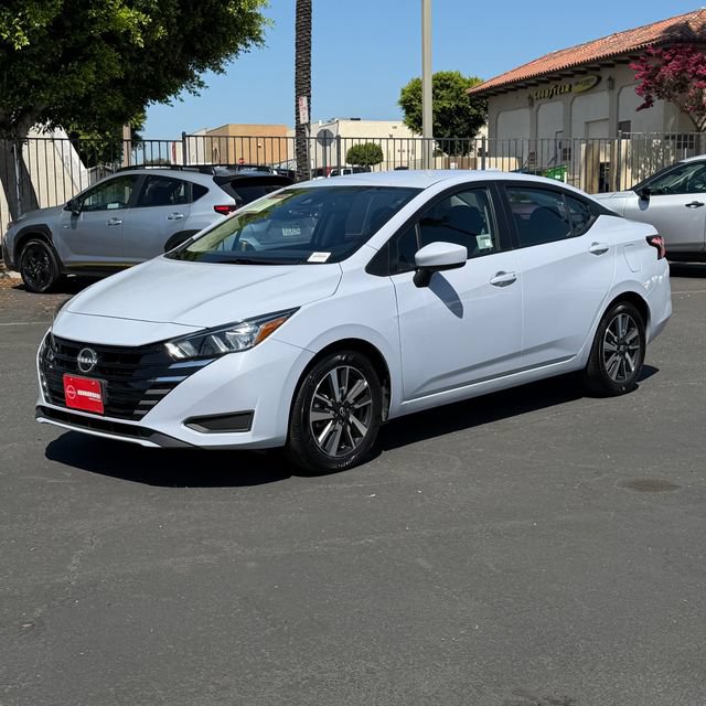 Used 2024 Nissan Versa SV FWD image 3