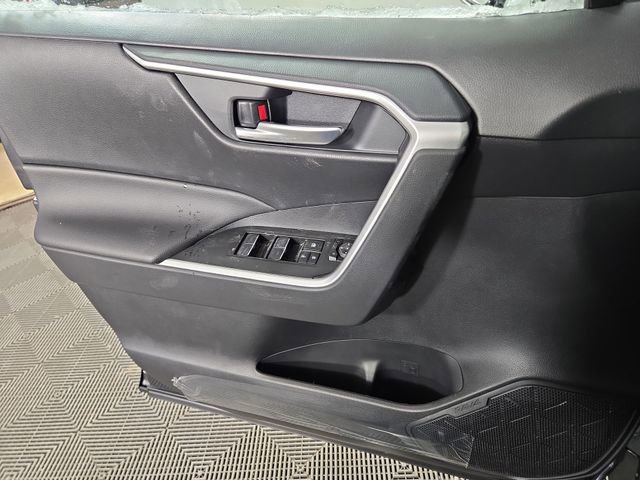 New 2025 Toyota RAV4 XLE image 31