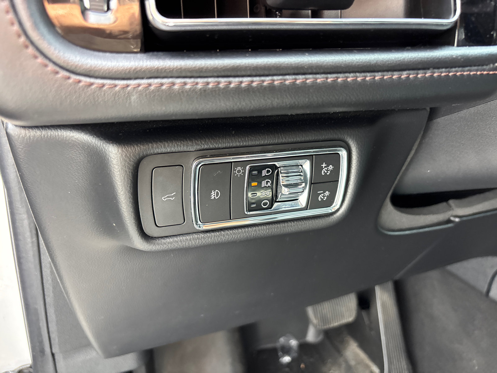Certified 2022 Lincoln Aviator Reserve w/ Equipment Group 201A AWD/4WD image 14