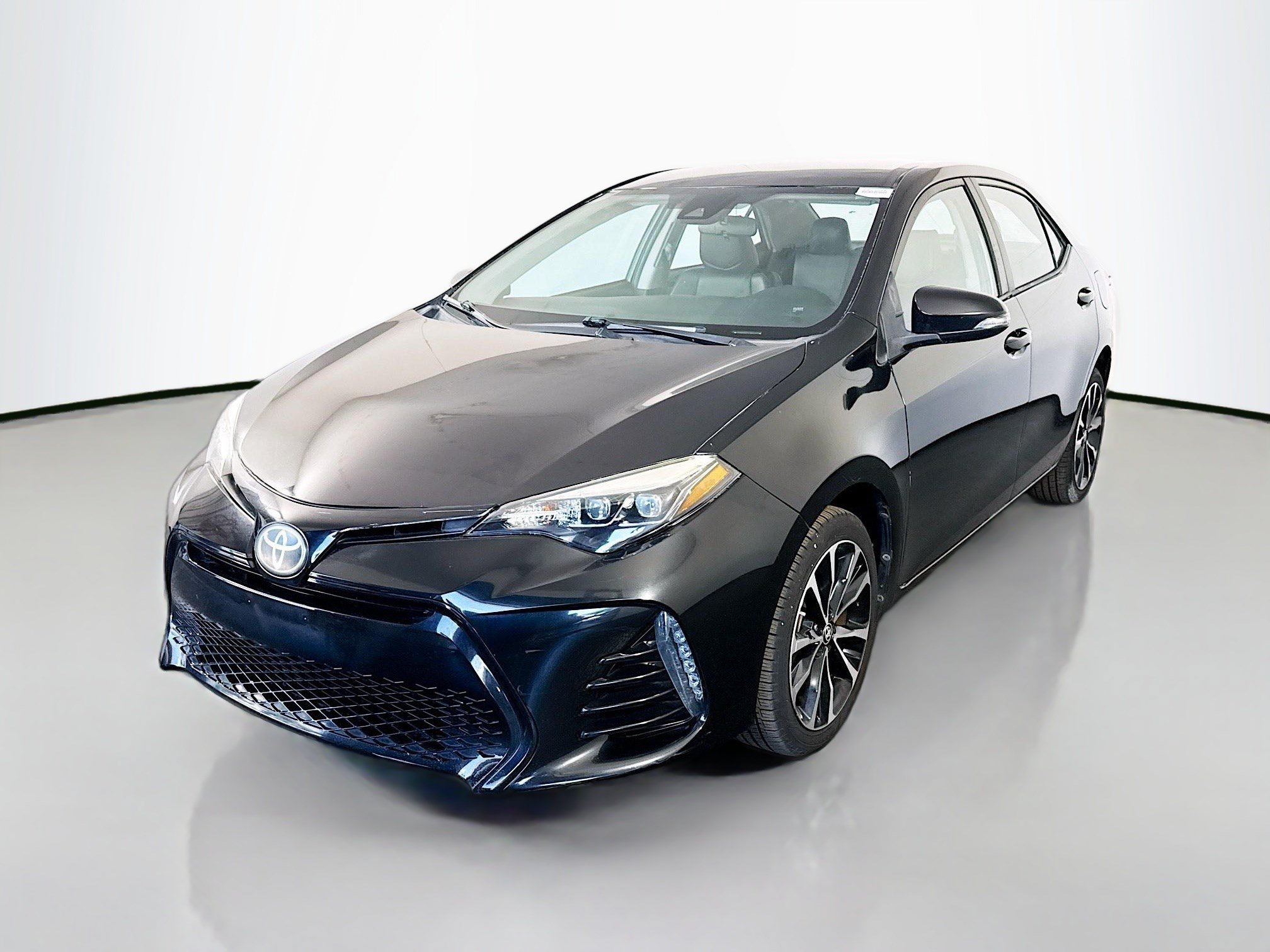 Used 2018 Toyota Corolla SE FWD image 4