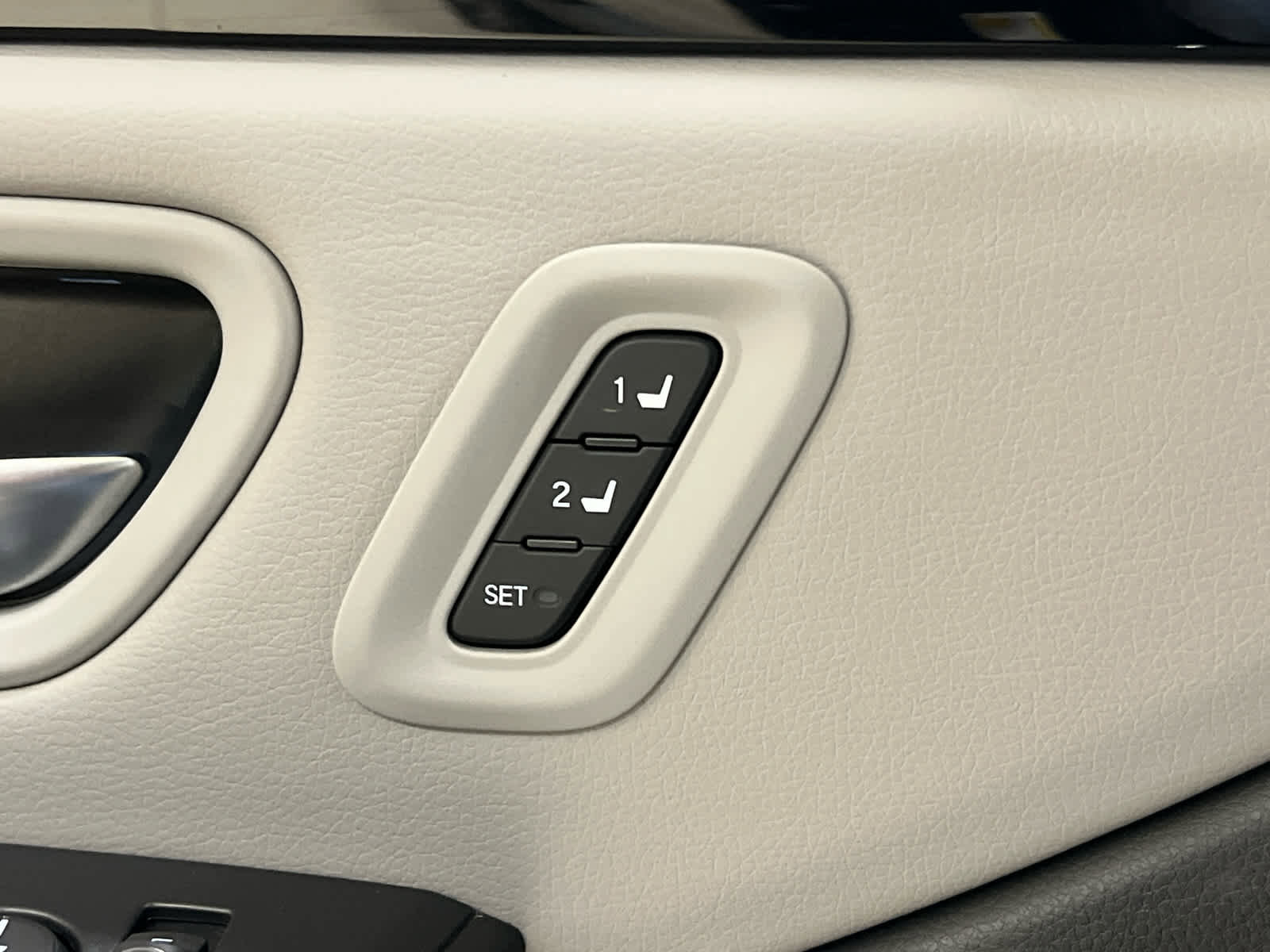 Certified 2025 Honda Pilot Touring image 23