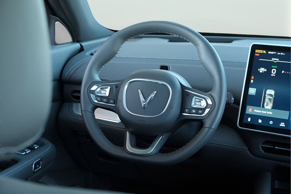 New 2024 VinFast VF 9 Plus AWD/4WD image 6