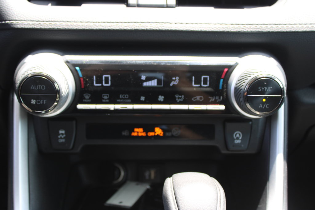 Used 2024 Toyota RAV4 XLE AWD/4WD image 20