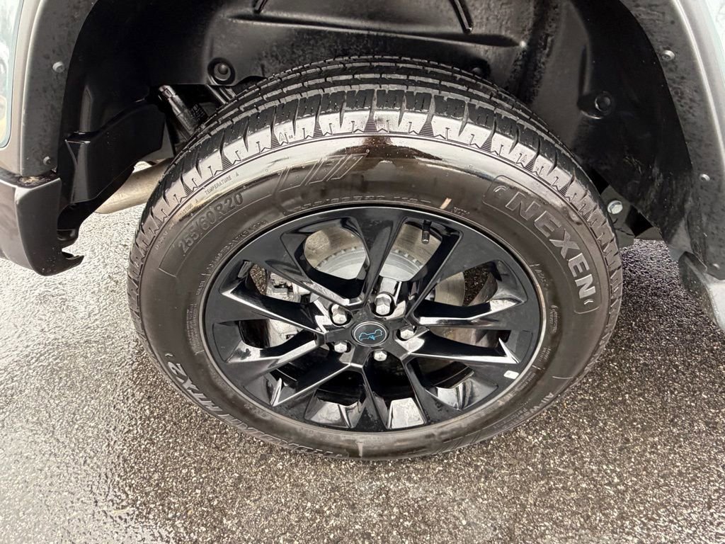 Used 2025 Jeep Wrangler Unlimited Sahara image 13